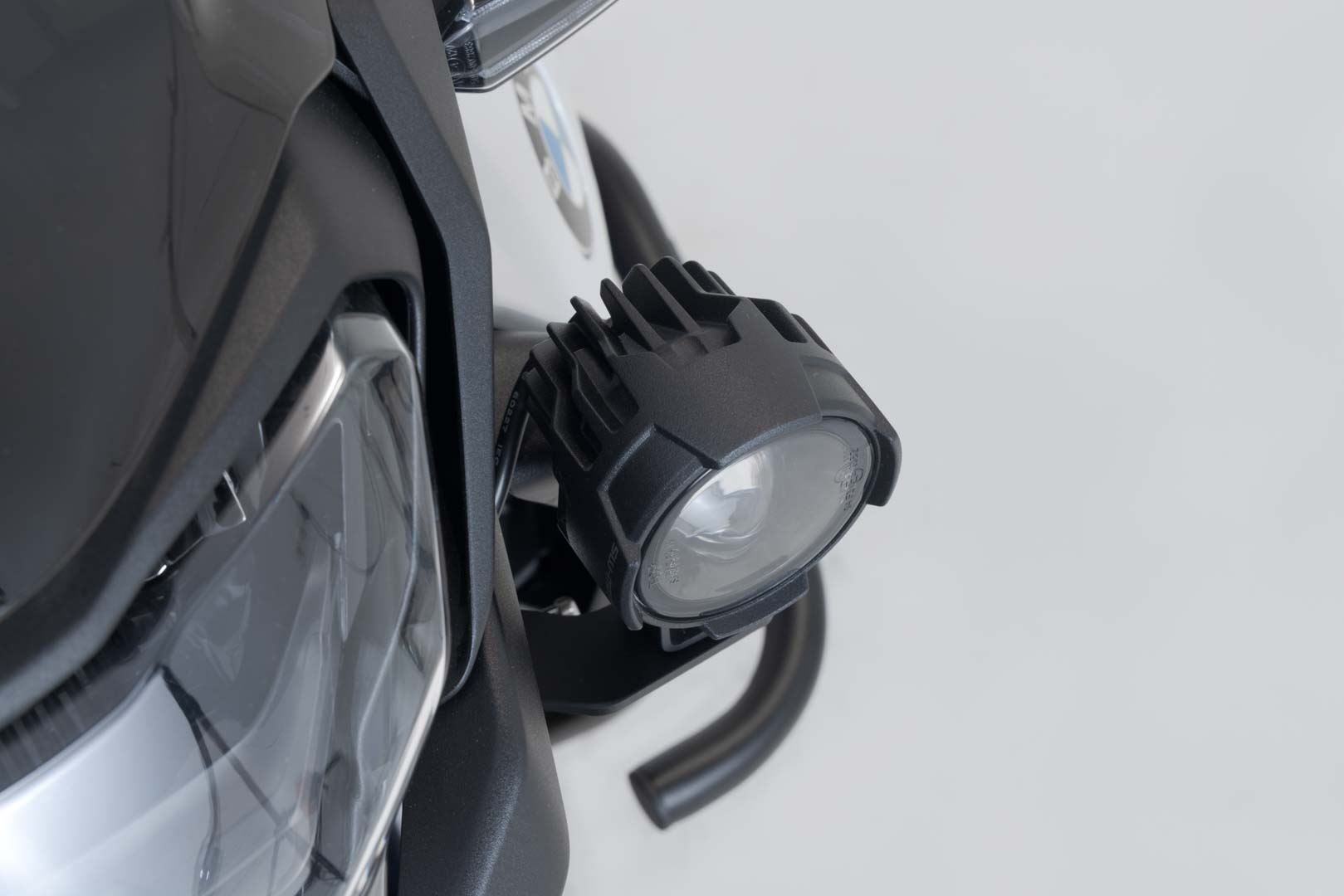 Light mount Black. BMW F 900 GS (23-).