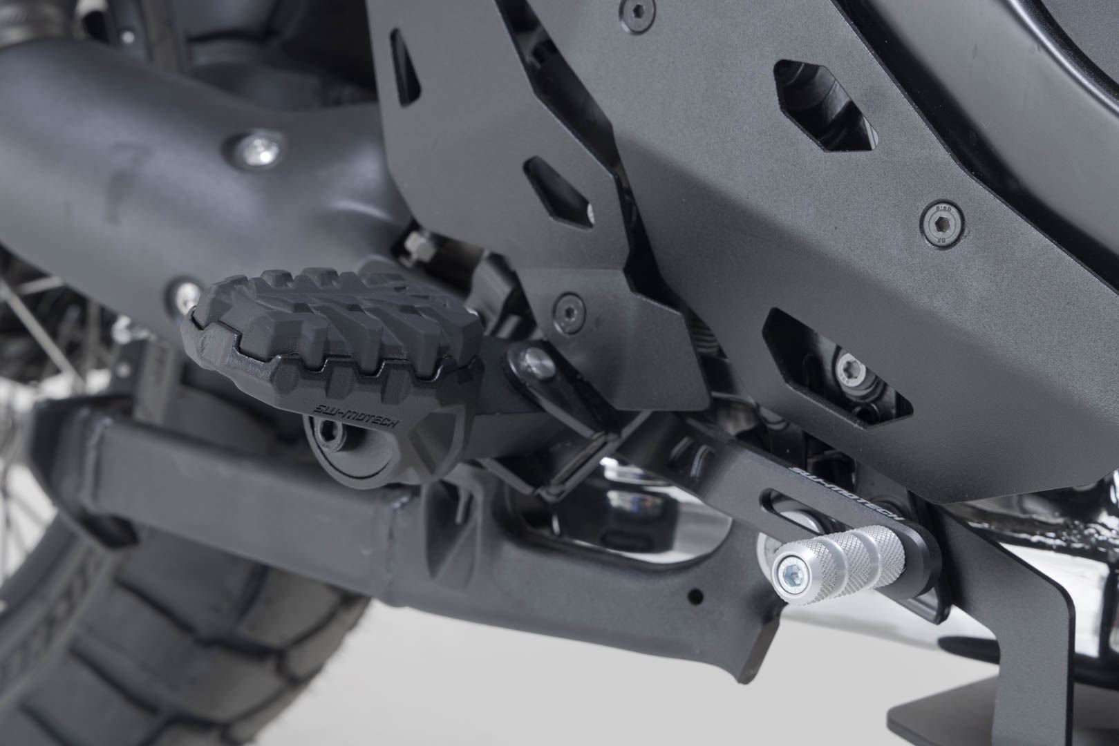 EVO footrest kit Black. BMW R 1200 GS R 1250 GS R 1300 GS.