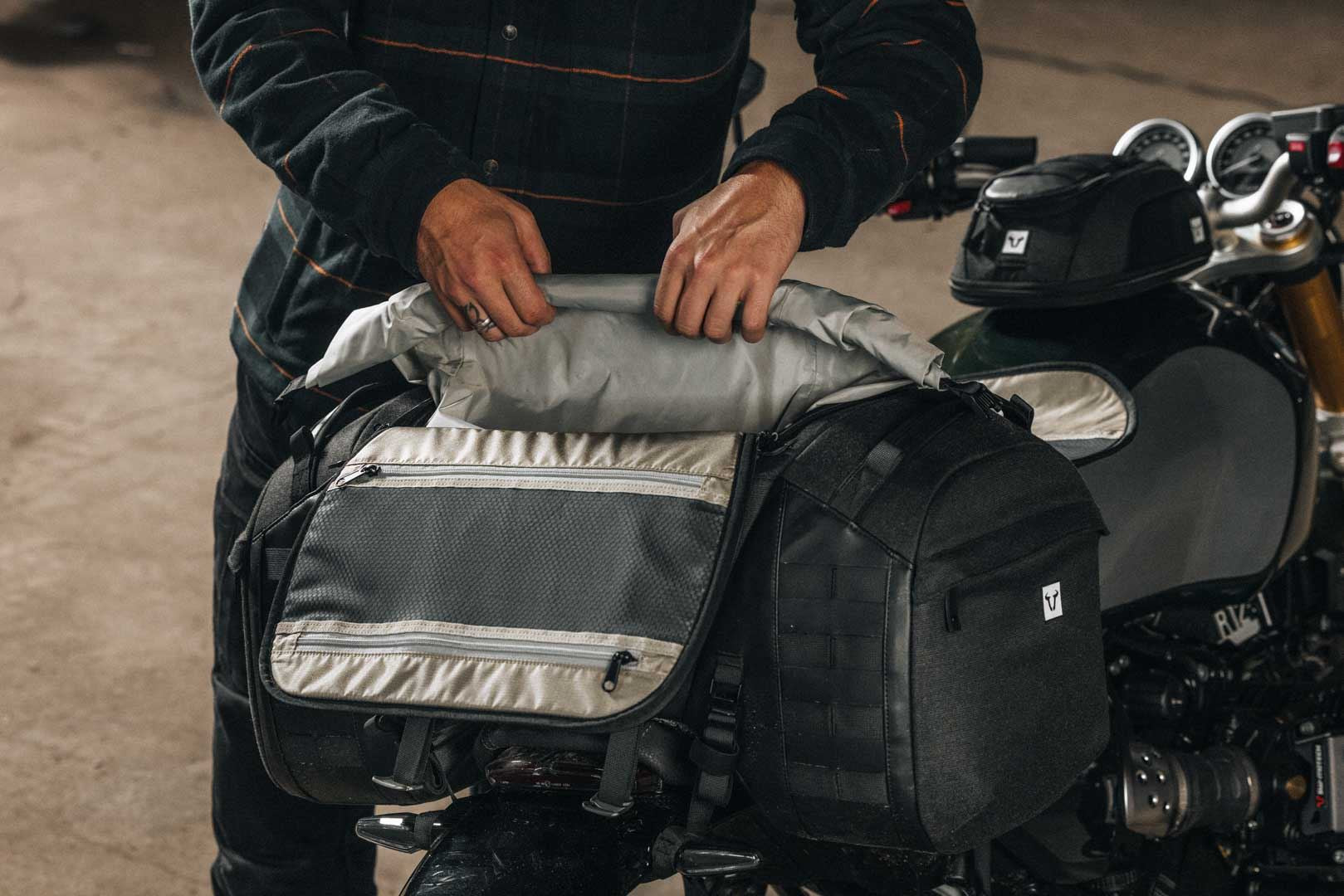 Legend Gear tail bag LR5 Black. 52 l.