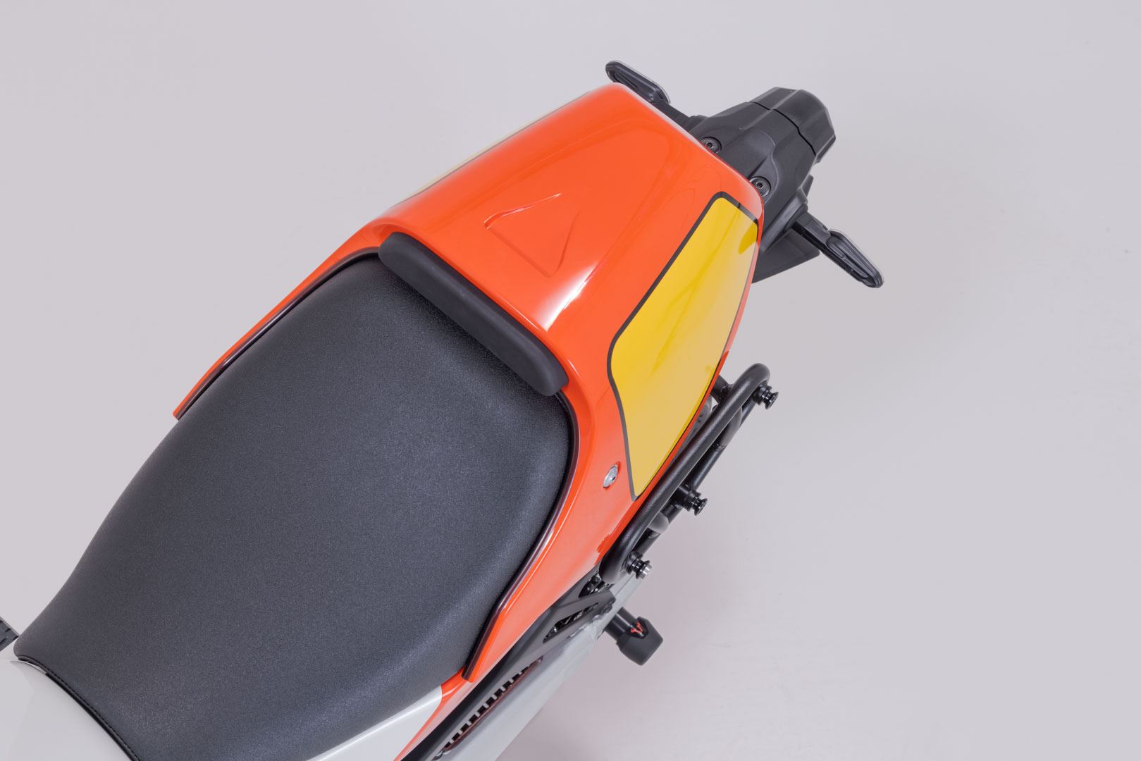 SLC side carrier right Yamaha XSR900 (21-) / GP (23-).