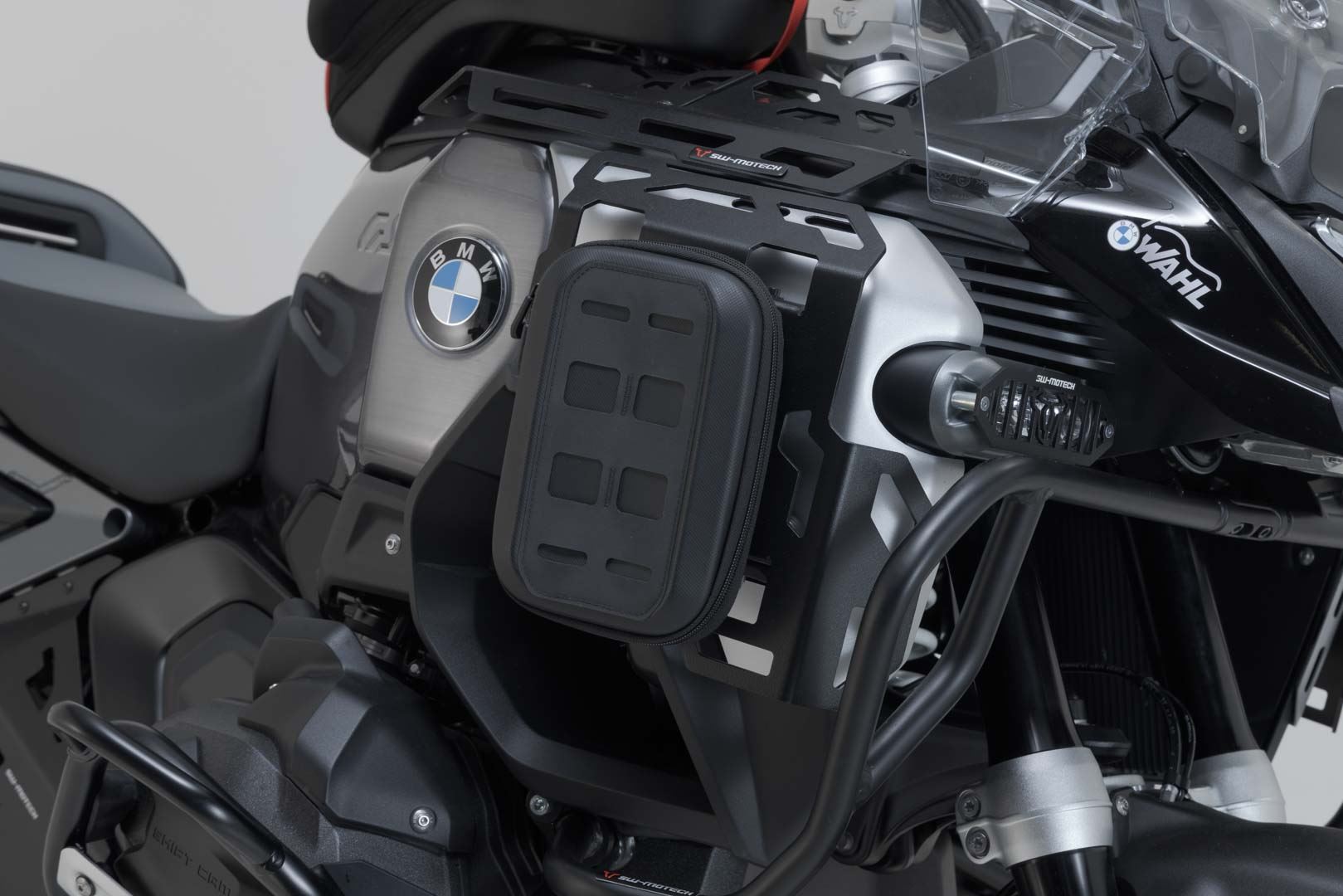 Carrier plate for radiator guard Black. BMW R 1300 GS Adventure (24-).