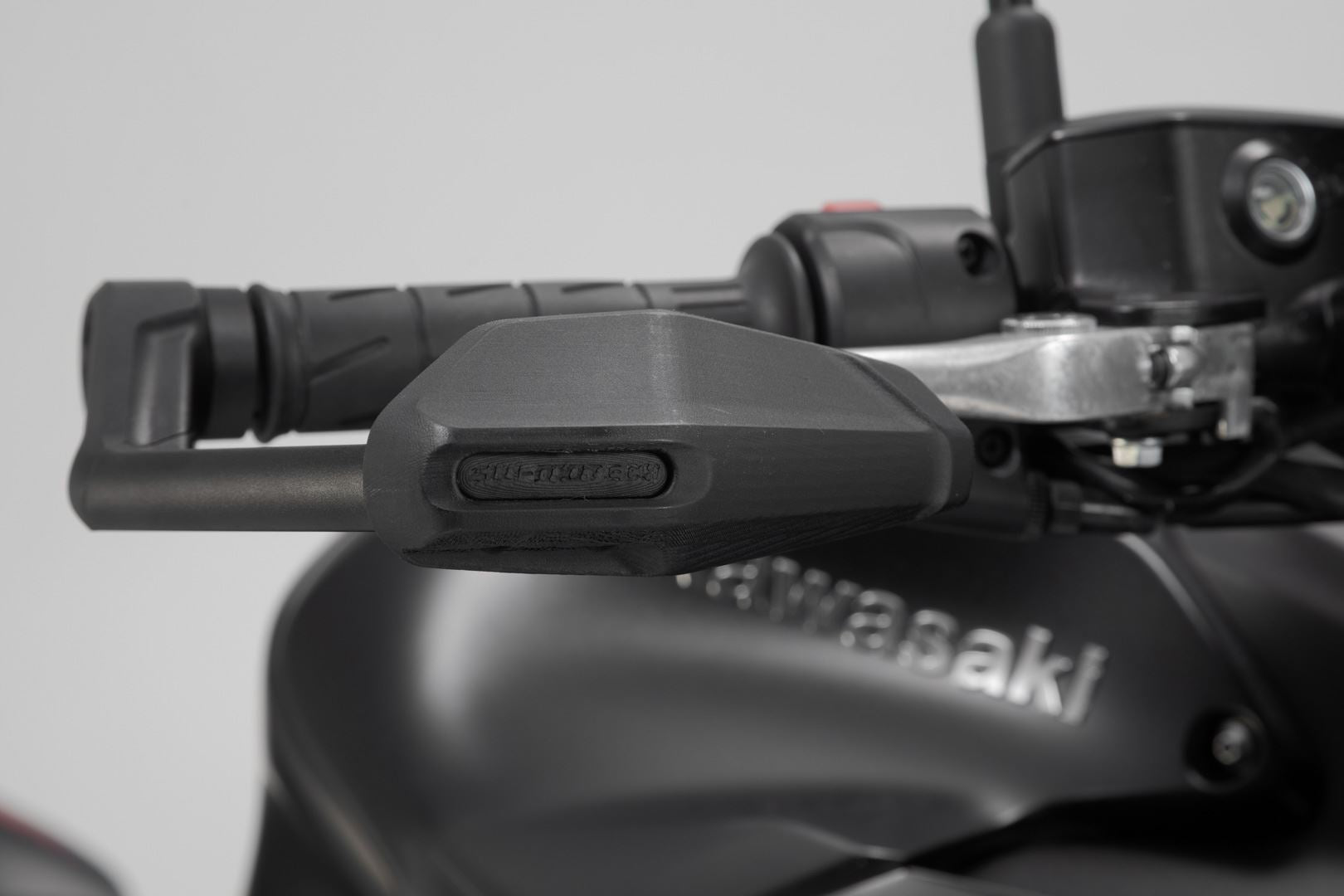 Lever guards with wind protection Black. Kawasaki models Yamaha MT-09 (23-).