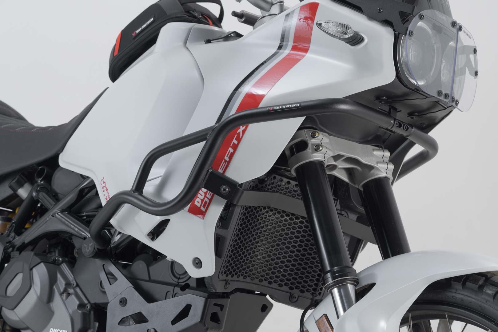 Crash bar Black. Ducati DesertX (22-).