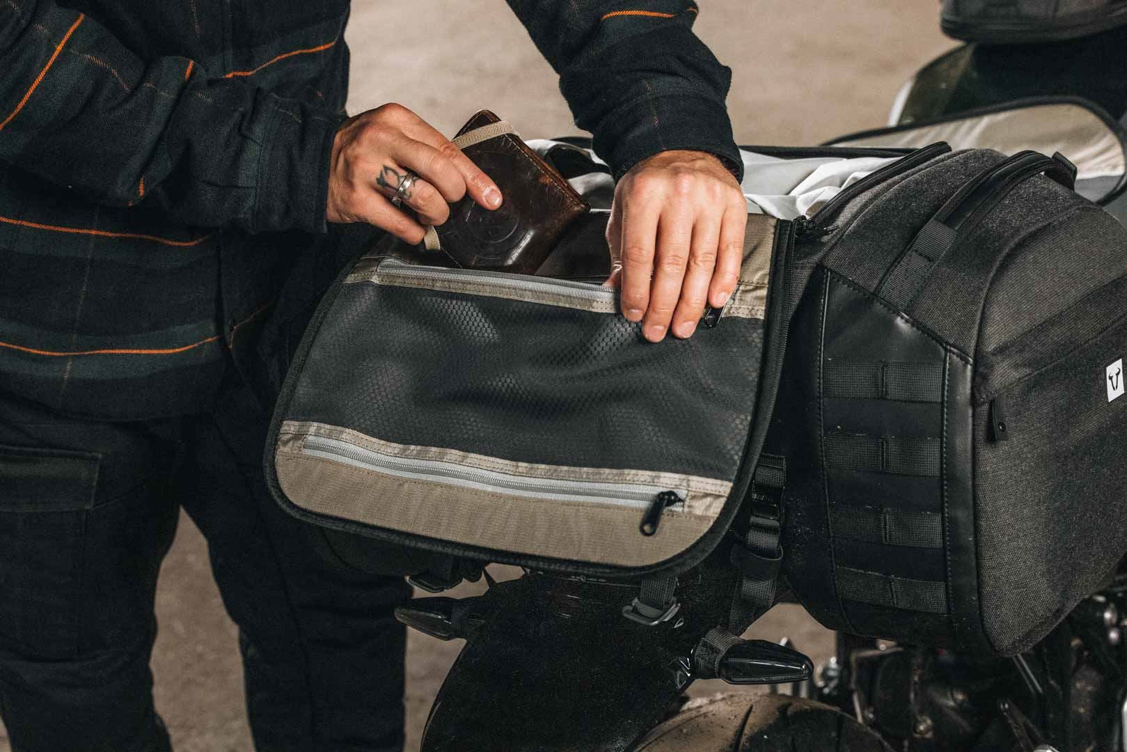 Legend Gear tail bag LR5 Black. 52 l.