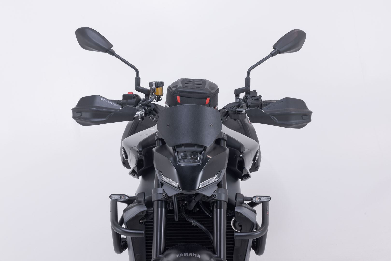 Adventure handguard kit Black. Yamaha MT-09 (23-).