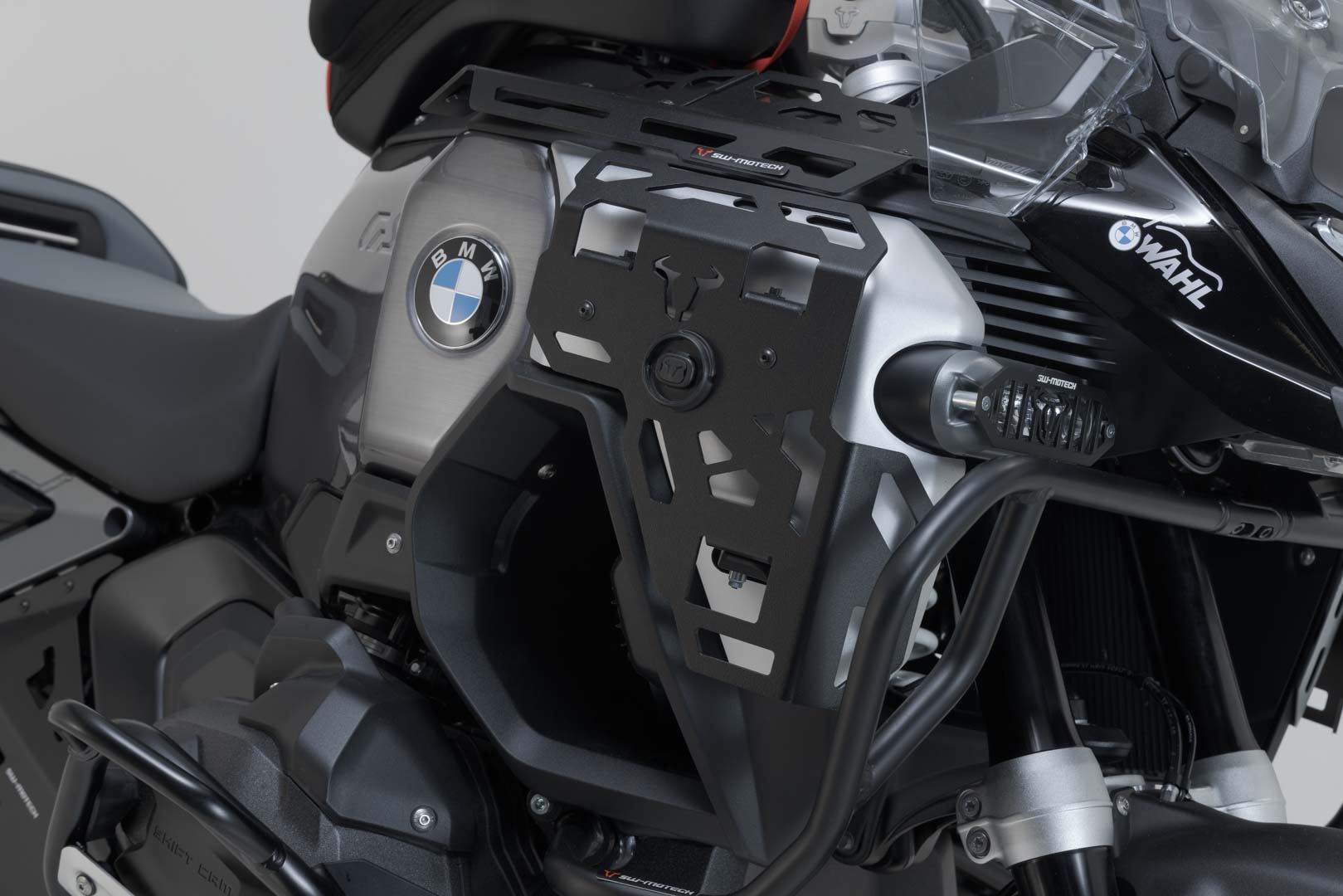 Carrier plate for radiator guard Black. BMW R 1300 GS Adventure (24-).